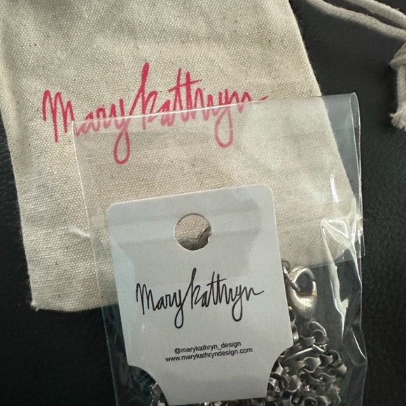 Chunky Silver Necklace with Ornate Pendant - Picture 3 of 8